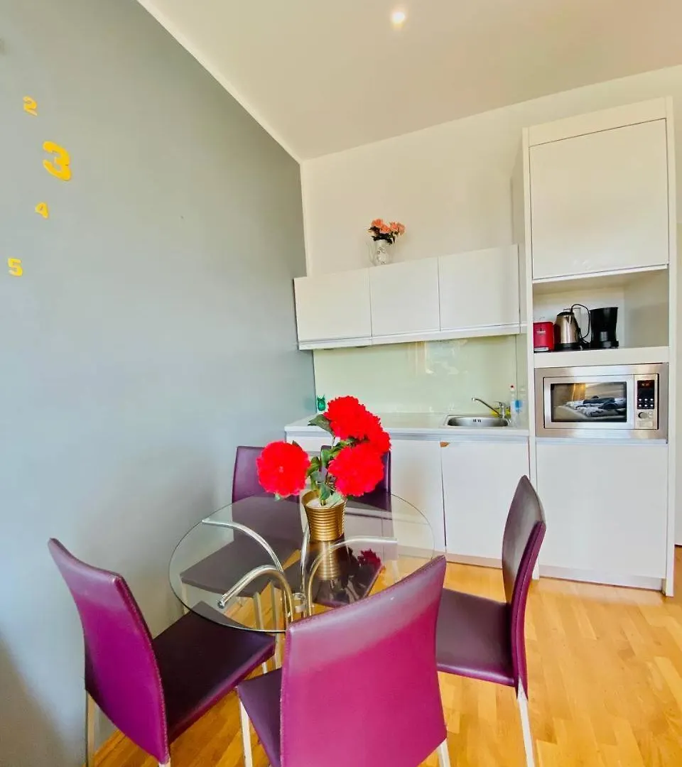 W Apartment - Brigittenau Area Mm28 Vienna 0*,  Austria